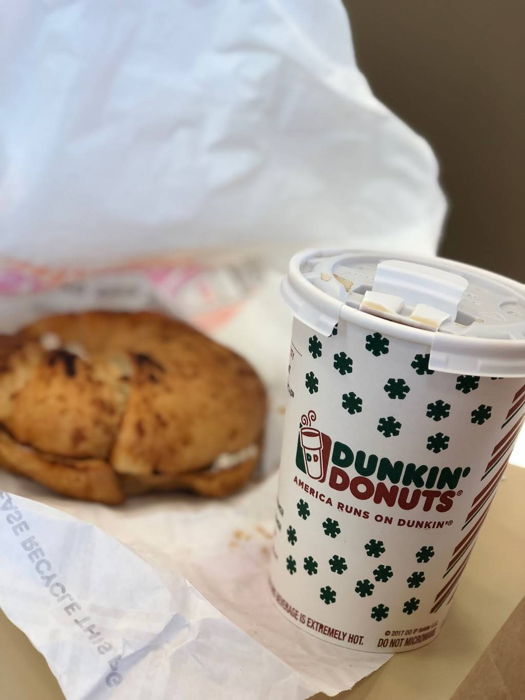 Dunkin | bakery | 820 W Jackson St, Macomb, IL 61455, USA | 3094210337 OR +1 309-421-0337