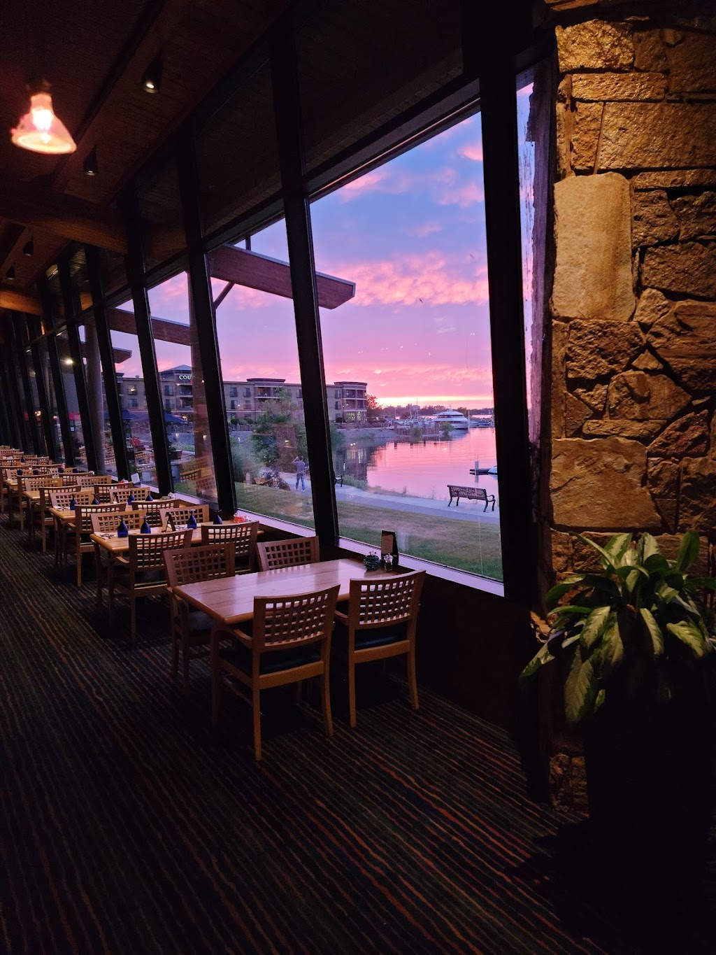 Anthonys at Columbia Point | restaurant | 550 Columbia Point Dr, Richland, WA 99352, USA | 5099463474 OR +1 509-946-3474