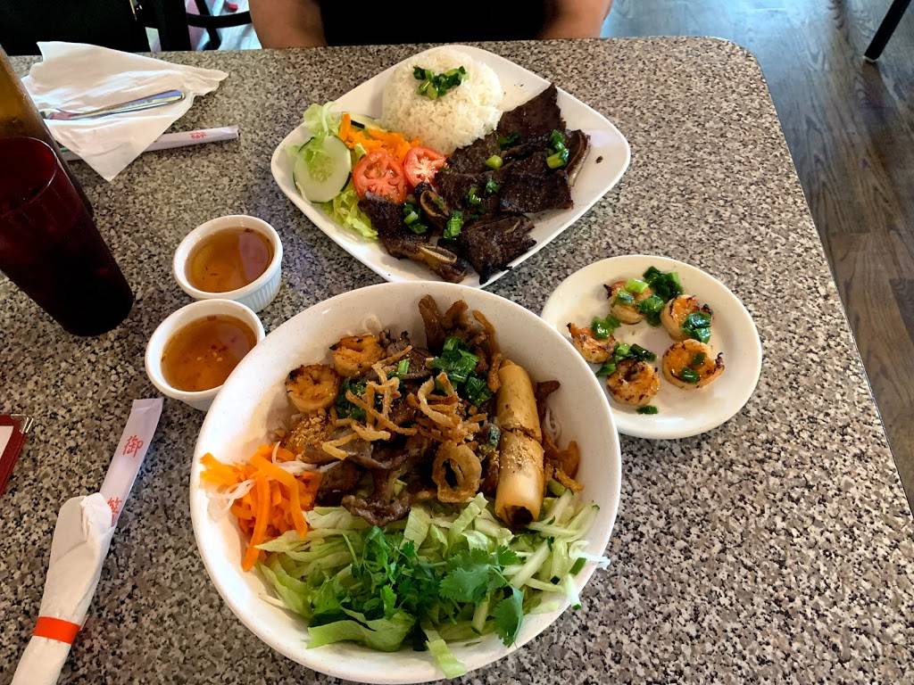 Uptown Vietnam Cuisine | restaurant | 1250 Broadway, Columbus, GA 31901, USA | 7065769922 OR +1 706-576-9922
