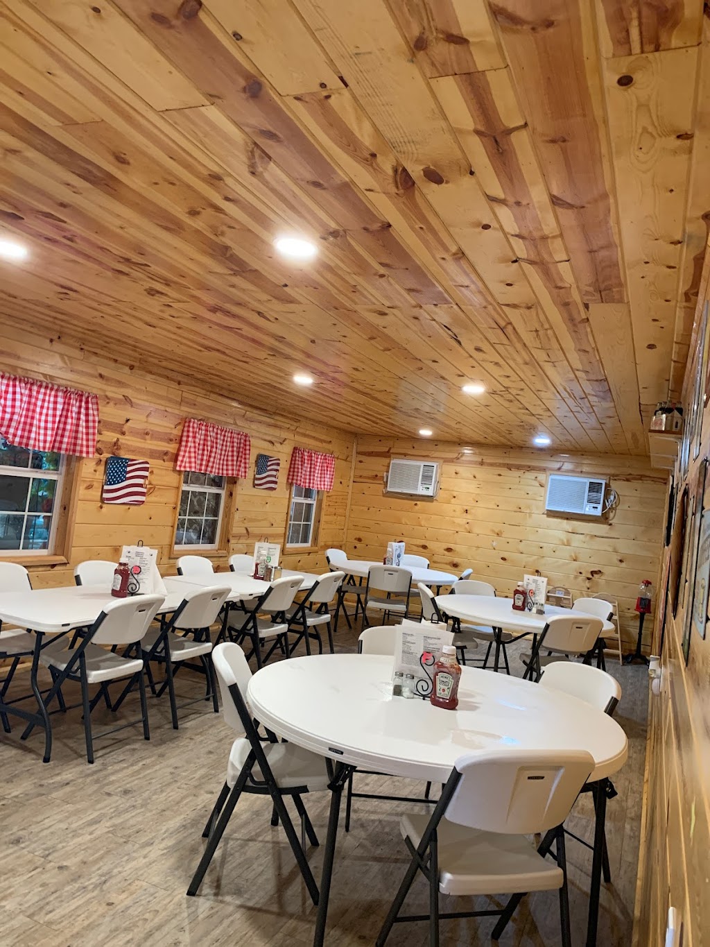 Shiver Shack and Stems | restaurant | 306 Wilson St, Valliant, OK 74764, USA | 5809337836 OR +1 580-933-7836