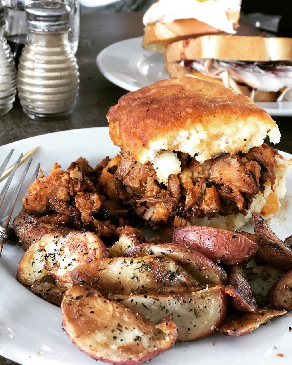 The Bee and The Biscuit | restaurant | 1785 Princess Anne Rd, Virginia Beach, VA 23456, USA | 7576896243 OR +1 757-689-6243