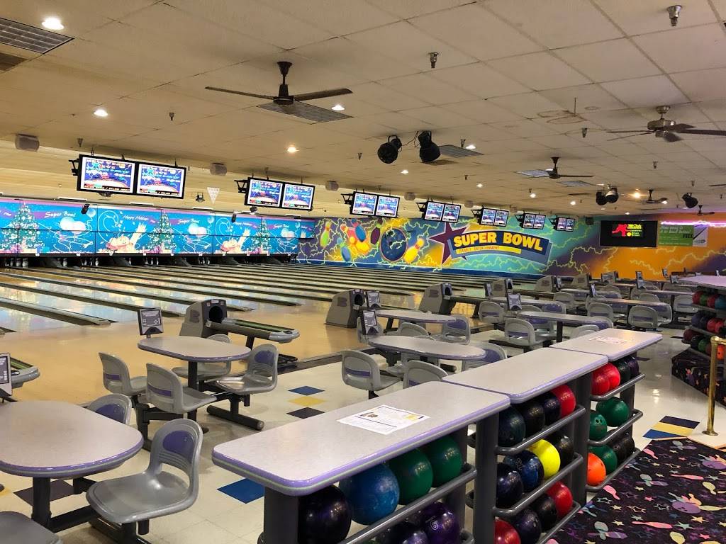 Illinois Valley Super Bowl | restaurant | 4242 Mahoney Dr, Peru, IL 61354, USA | 8152235085 OR +1 815-223-5085