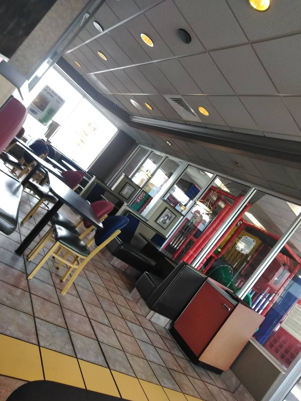 McDonalds | cafe | 5739 W Silver Spring Dr, Milwaukee, WI 53218, USA | 4144611040 OR +1 414-461-1040
