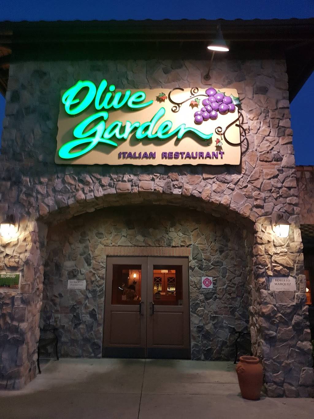 Olive Garden Italian Restaurant | meal takeaway | 20345 S Dixie Hwy, Cutler Bay, FL 33189, USA | 3052781220 OR +1 305-278-1220