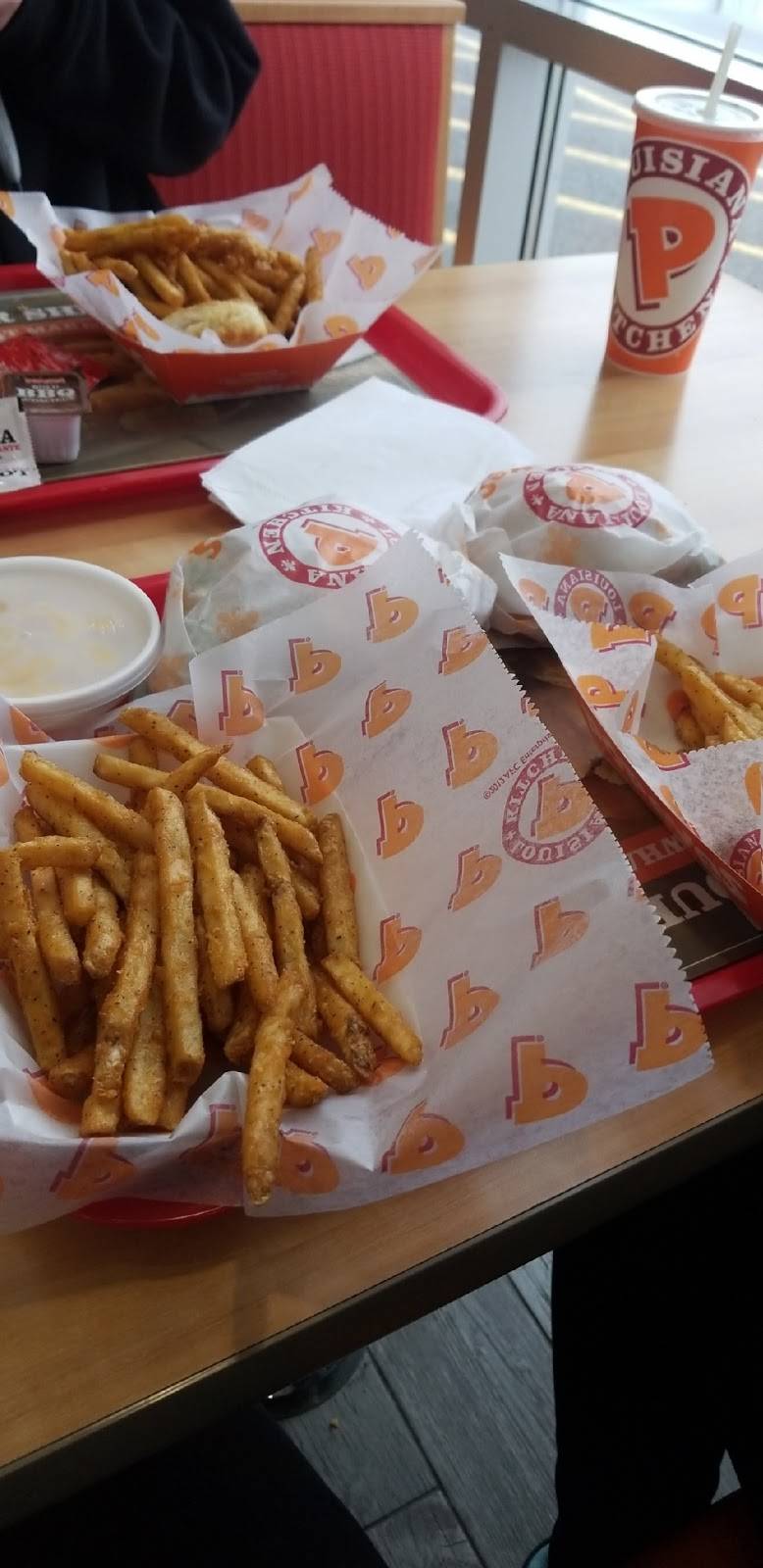 Popeyes | restaurant | 73 Strathy Rd, Cobourg, ON K9A 5W8, Canada | 9053723500 OR +1 905-372-3500