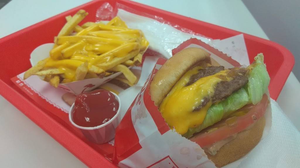 In-N-Out Burger | restaurant | 4041 N Lakewood Blvd, Long Beach, CA 90808, USA | 8007861000 OR +1 800-786-1000