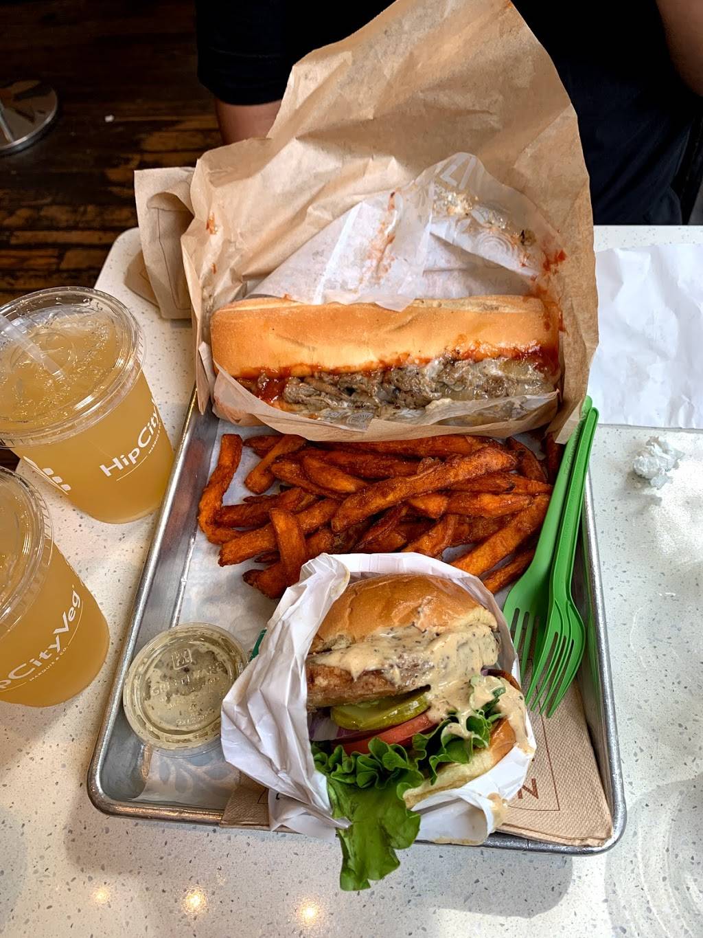 HipCityVeg | restaurant | 127 S 18th St, Philadelphia, PA 19103, USA | 2152787605 OR +1 215-278-7605