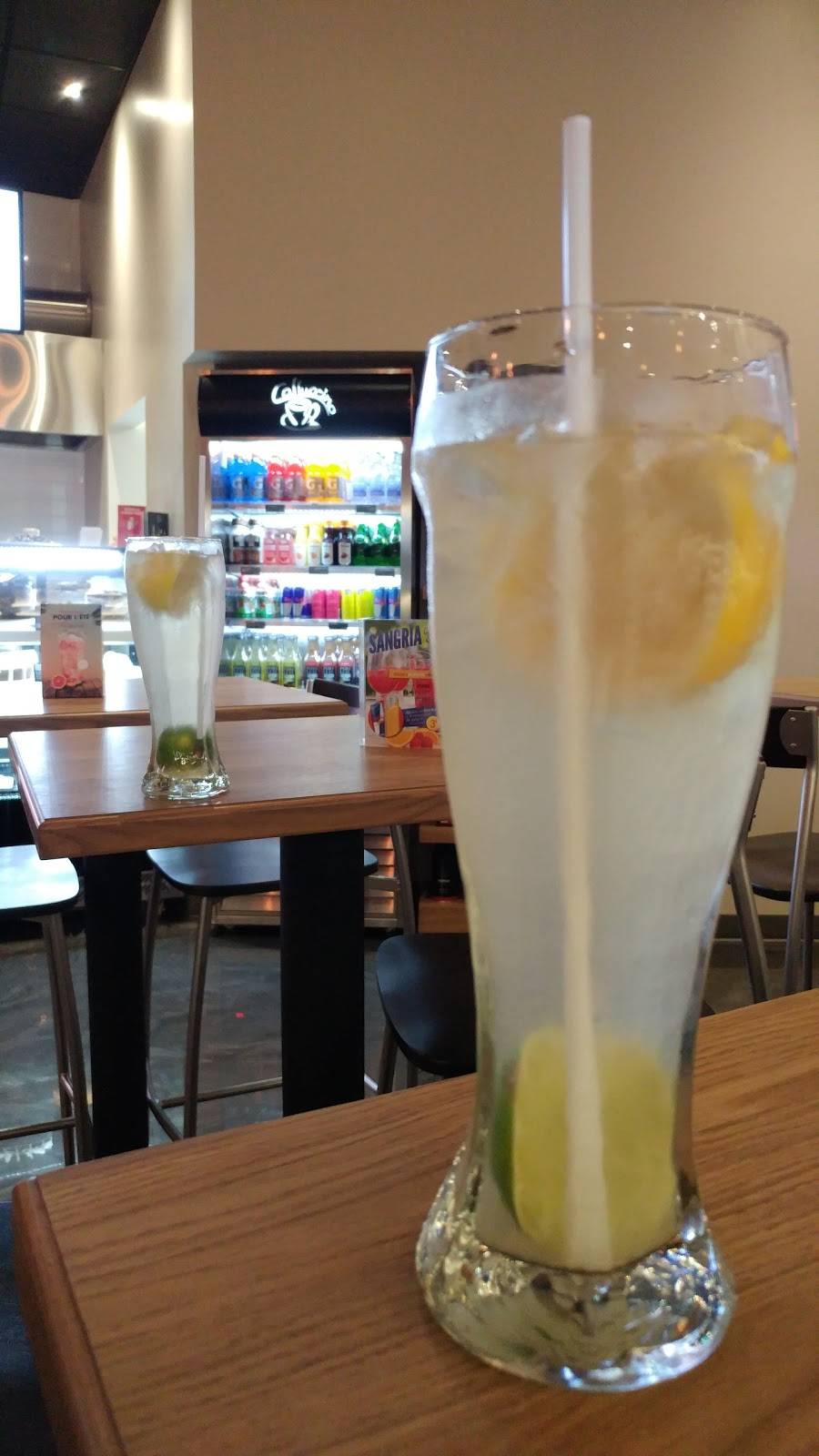 Caffuccino Granby | restaurant | 800 Rue Principale, Granby, QC J2G 2Y8, Canada | 5793653303 OR +1 579-365-3303