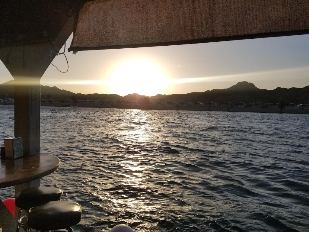 Roadrunner Floating Dock Bar | restaurant | 7000 Riverside Dr, Parker, AZ 85344, USA | 9286674252 OR +1 928-667-4252