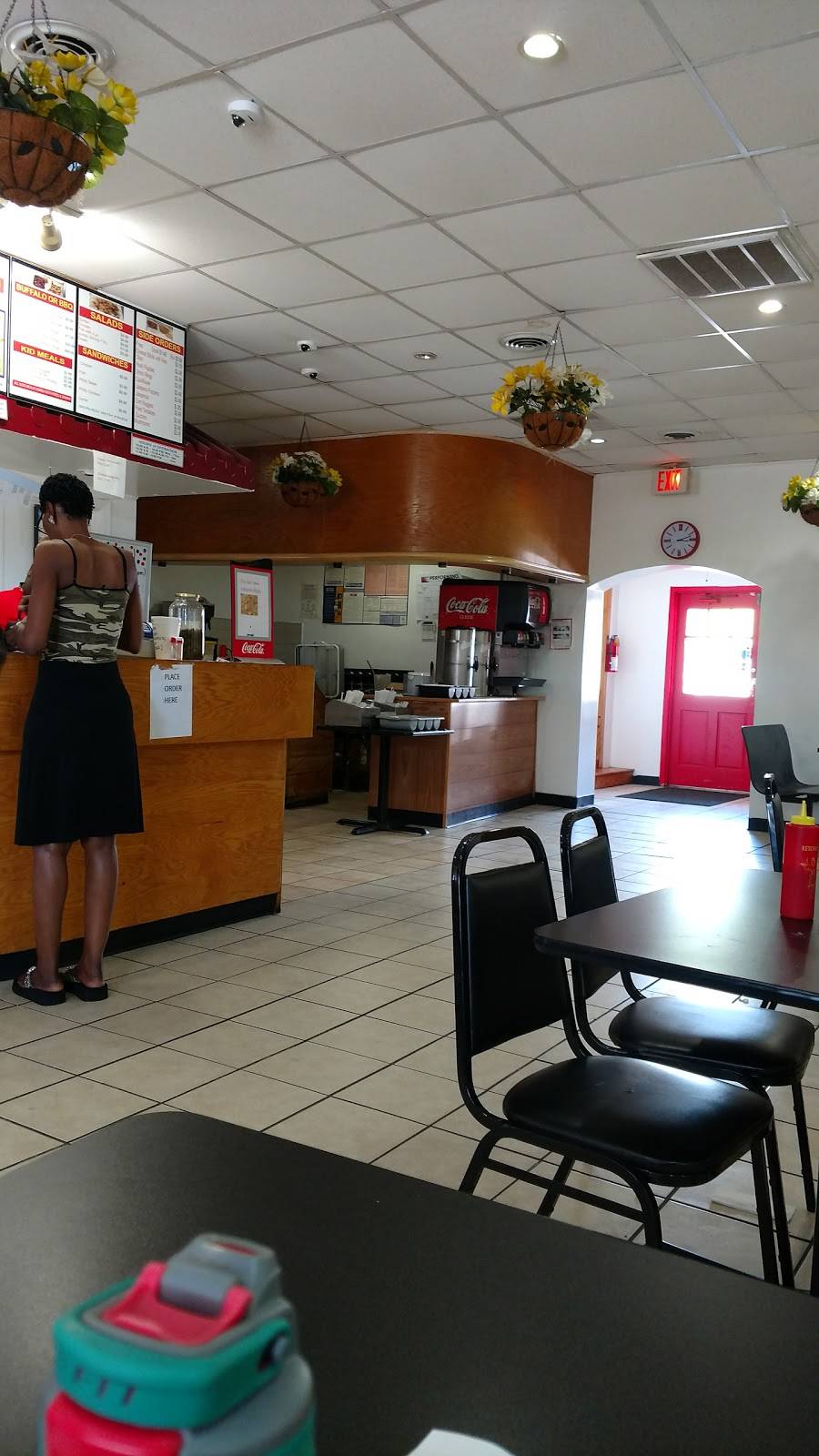 Sharks Fish & Chicken Chicago Style | restaurant | 2028 Watson Blvd, Warner Robins, GA 31093, USA | 4782252966 OR +1 478-225-2966