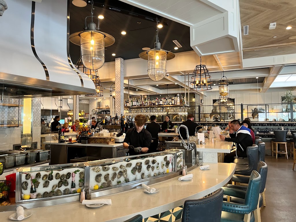 Lure Fish House | restaurant | 8877 N Scottsdale Rd #402, Scottsdale, AZ 85258, USA | 4806763323 OR +1 480-676-3323