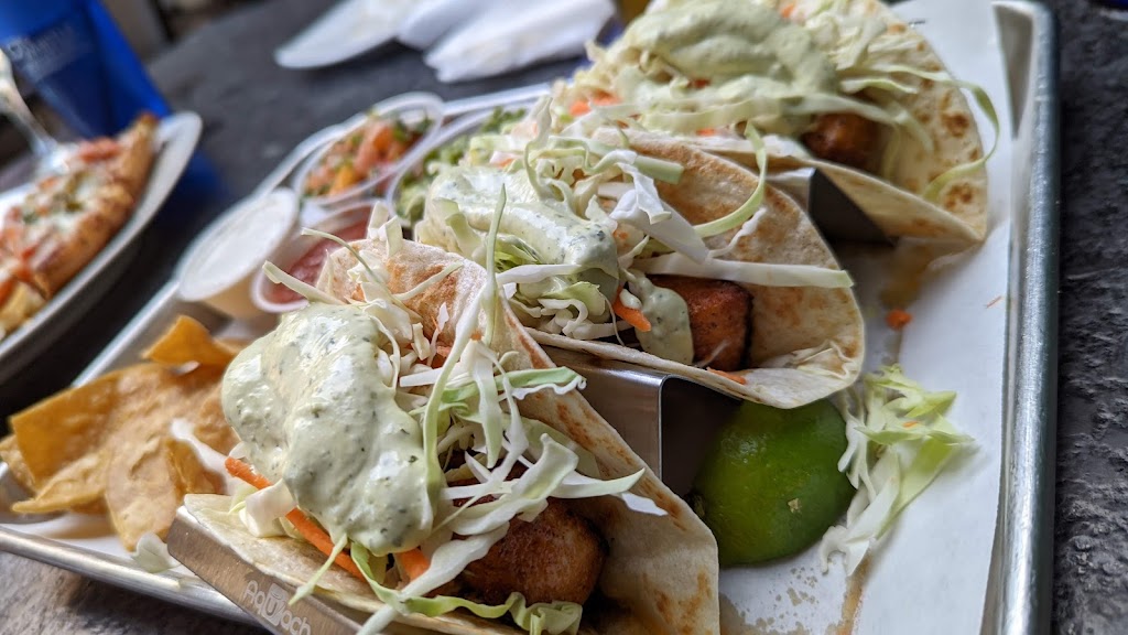 The Whistle Sports Bar & Grill | restaurant | 4911 95th St, Oak Lawn, IL 60453, USA | 7085815964 OR +1 708-581-5964