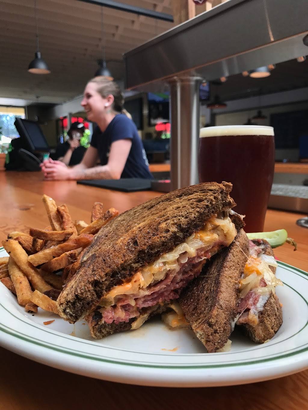 Zoiglhaus Brewing Company | restaurant | 5716 SE 92nd Ave, Portland, OR 97266, USA | 9713392374 OR +1 971-339-2374