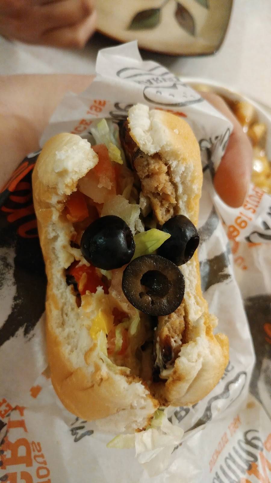 Harveys | restaurant | 3343 Bayview Ave, North York, ON M2K 1G4, Canada | 4167309599 OR +1 416-730-9599