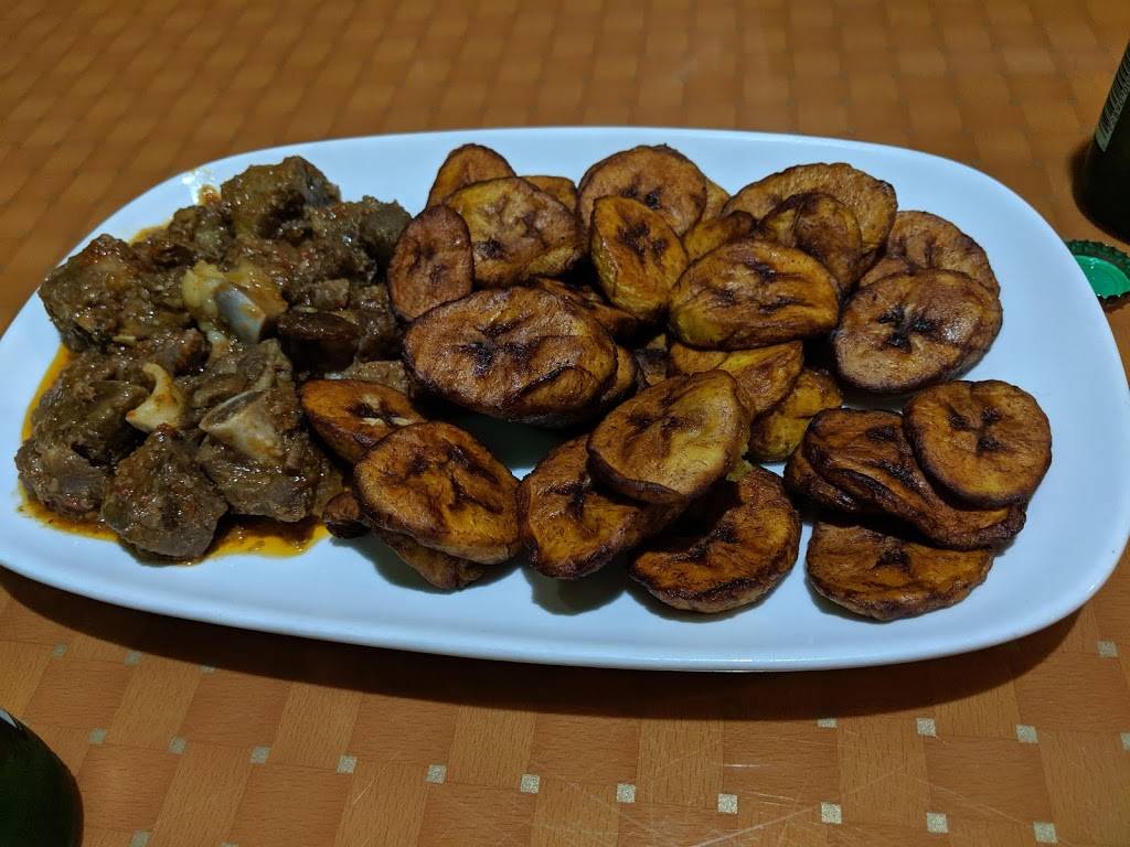 Hot Africa | restaurant | 4959 Chemin Queen Mary, Montréal, QC H3W 1X4, Canada | 5147340000 OR +1 514-734-0000