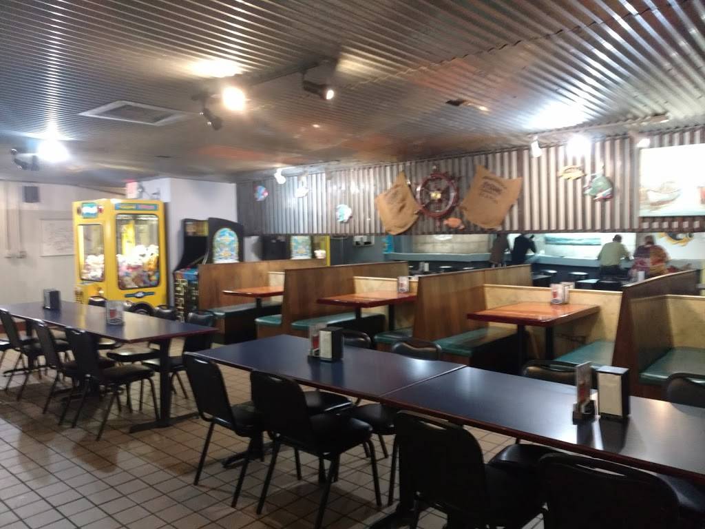 Lee & Ricks Oyster Bar | restaurant | 5621 Old Winter Garden Rd, Orlando, FL 32811, USA | 4072933587 OR +1 407-293-3587