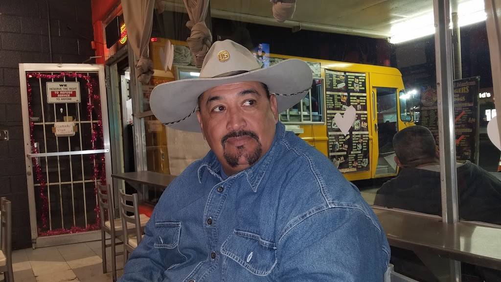 Pechochos Burgers And Hot Dogs | restaurant | FM1905, Anthony, TX 79821, USA | 9152520234 OR +1 915-252-0234