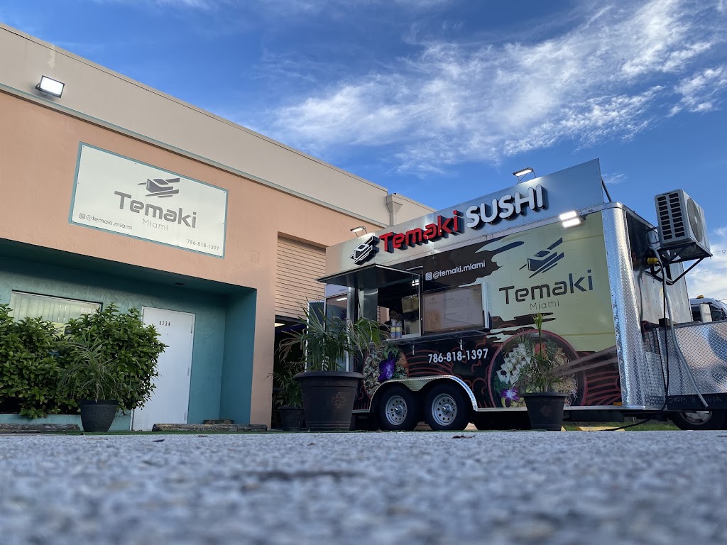 Temaki Sushi Food Truck | restaurant | 8234 NW South River Dr, Medley, FL 33166, USA | 7868181397 OR +1 786-818-1397