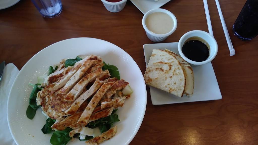 Louies Ham & Corn Beef Shop | restaurant | 11450 E 9 Mile Rd, Warren, MI 48089, USA | 5867571330 OR +1 586-757-1330