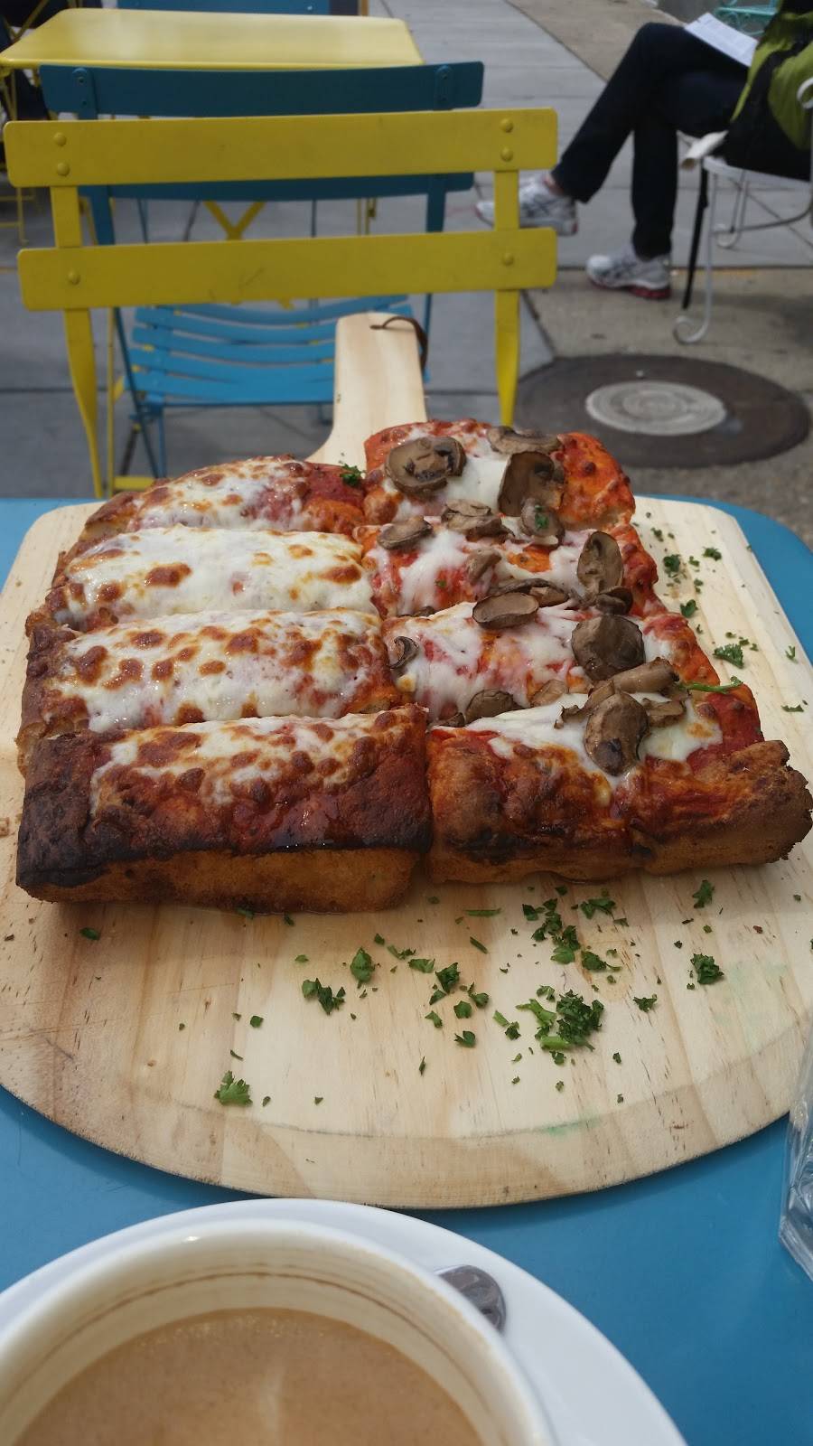 Sorriso Bistro | restaurant | 2311 Calvert St NW, Washington, DC 20008, USA | 2028032872 OR +1 202-803-2872