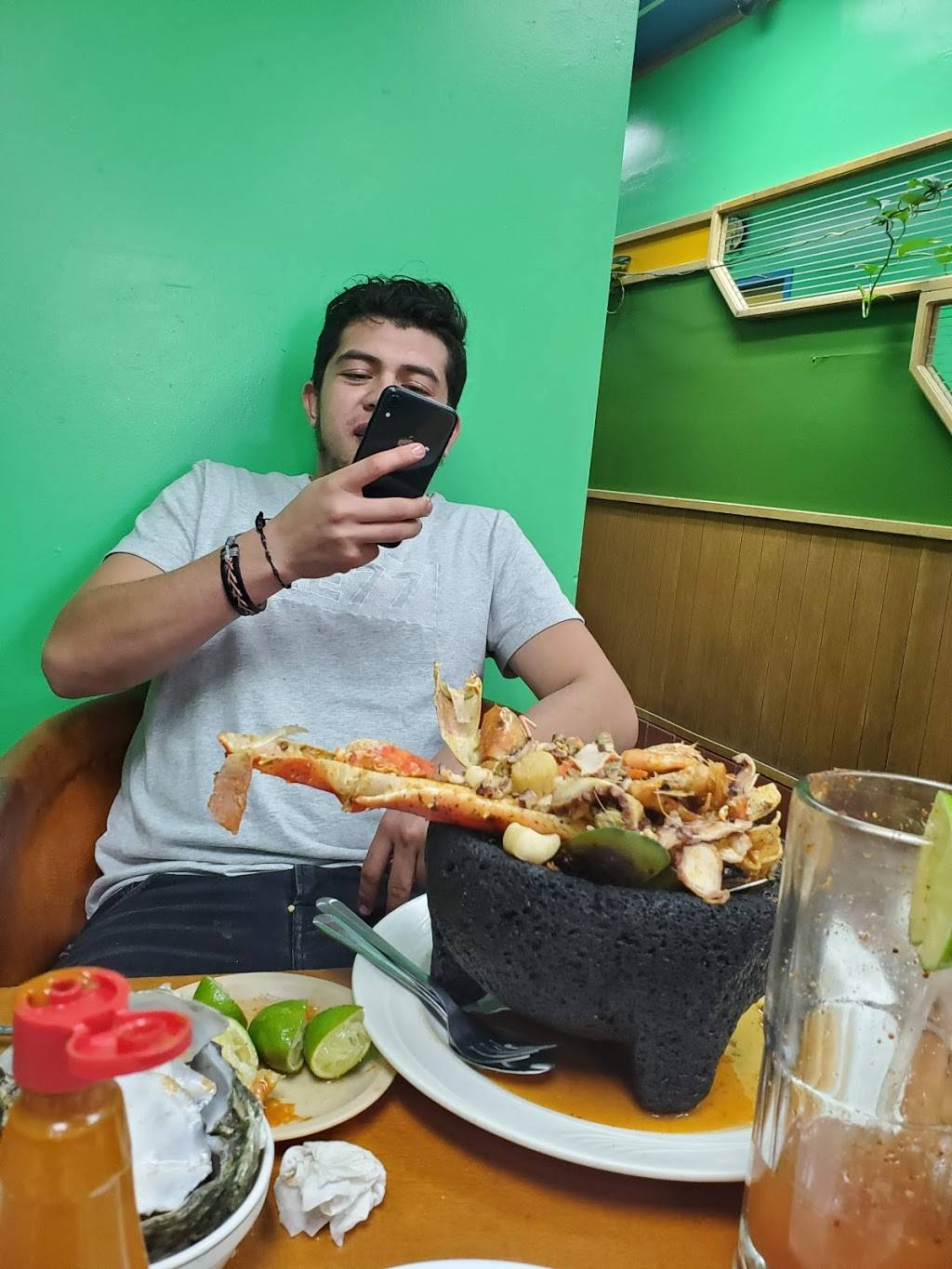 Mariscos Las Islitas | restaurant | 1700 S Wells Ave, Reno, NV 89502, USA | 7753227800 OR +1 775-322-7800