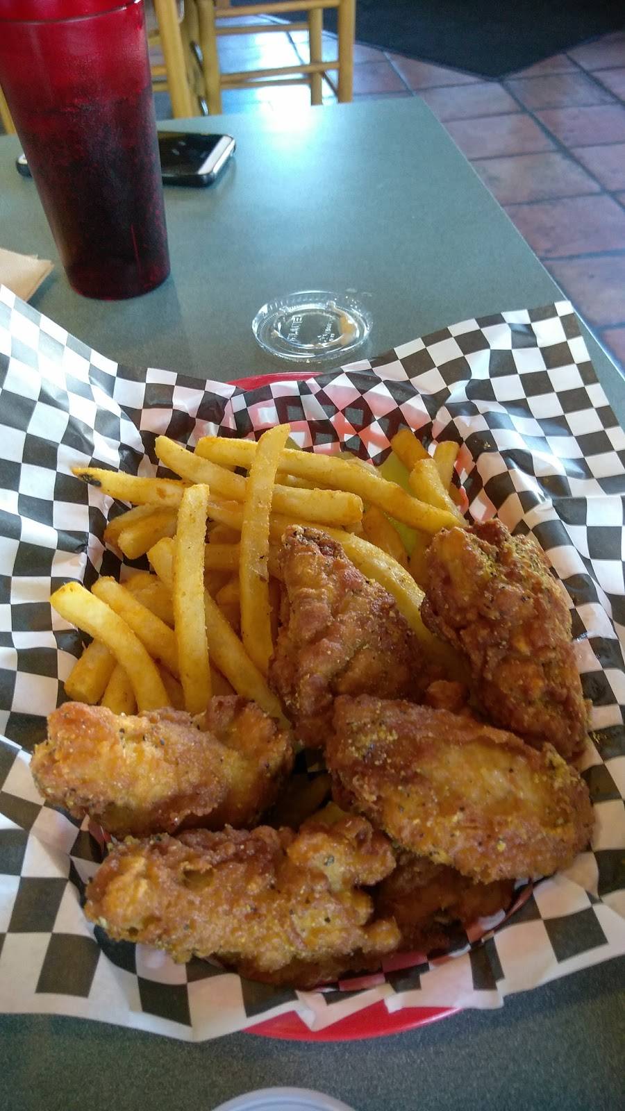Frenchies Wings & Things | restaurant | 2326 Del Paso Blvd, Sacramento, CA 95815, USA | 9166344987 OR +1 916-634-4987