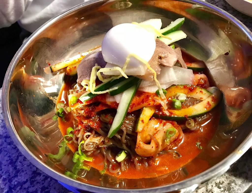 Star BBQ | restaurant | 1209 Savoy Plaza Ln, Savoy, IL 61874, USA | 2173567777 OR +1 217-356-7777