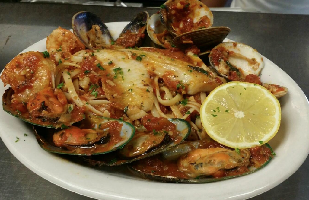 Montys Restaurant & Pizzeria | restaurant | 2515 Tamiami Trail, Punta Gorda, FL 33950, USA | 9416370008 OR +1 941-637-0008