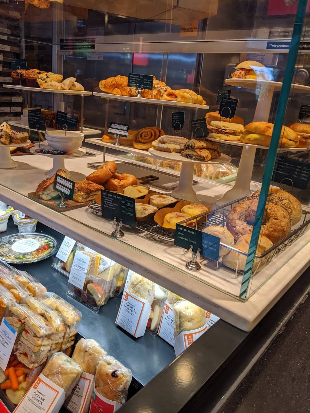 Starbucks | cafe | 815 College Blvd #108, Oceanside, CA 92057, USA | 7609457965 OR +1 760-945-7965