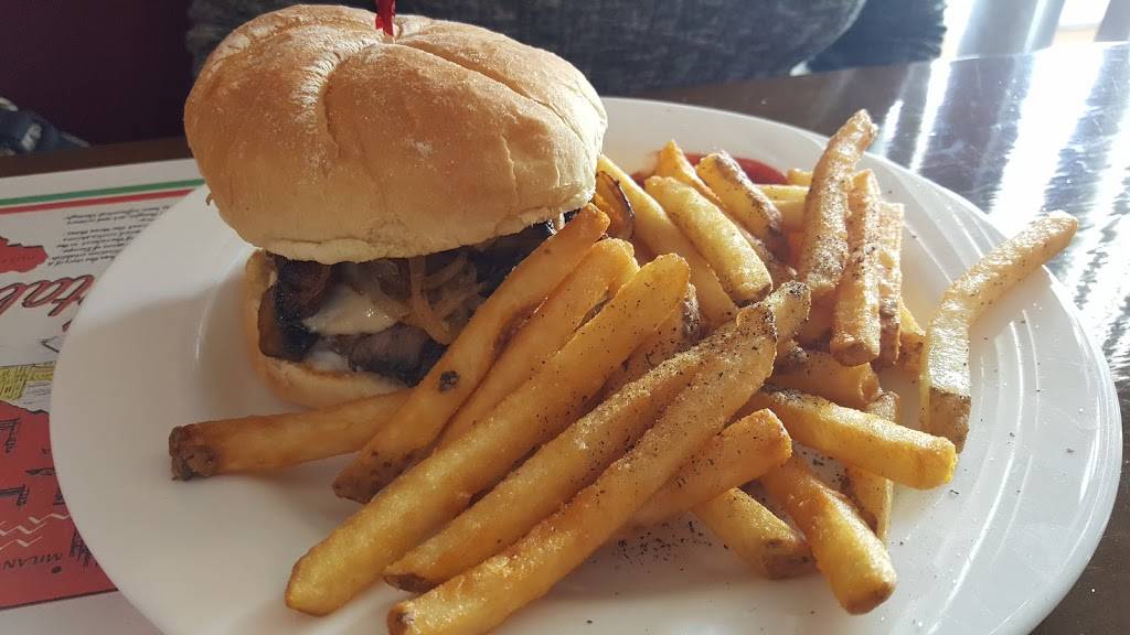 Pizza Palace | restaurant | 725 S Main St, Middletown, CT 06457, USA | 8603464887 OR +1 860-346-4887