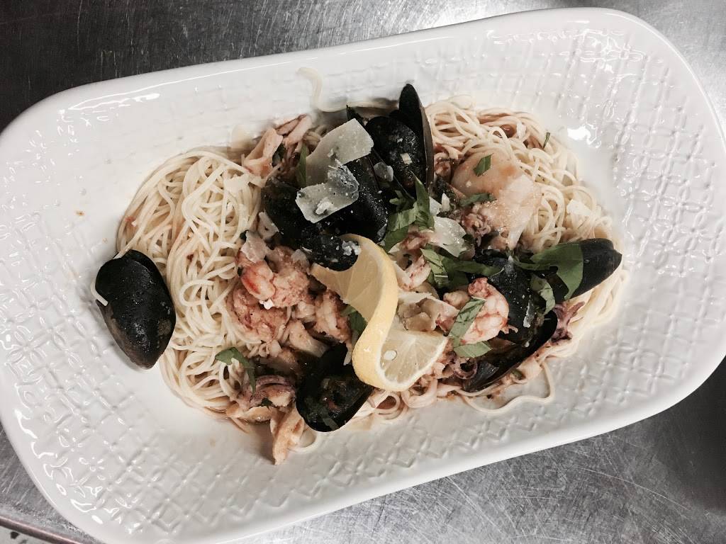 Slate Bar & Grille | restaurant | 899 Central St, Leominster, MA 01453, USA | 9785377775 OR +1 978-537-7775