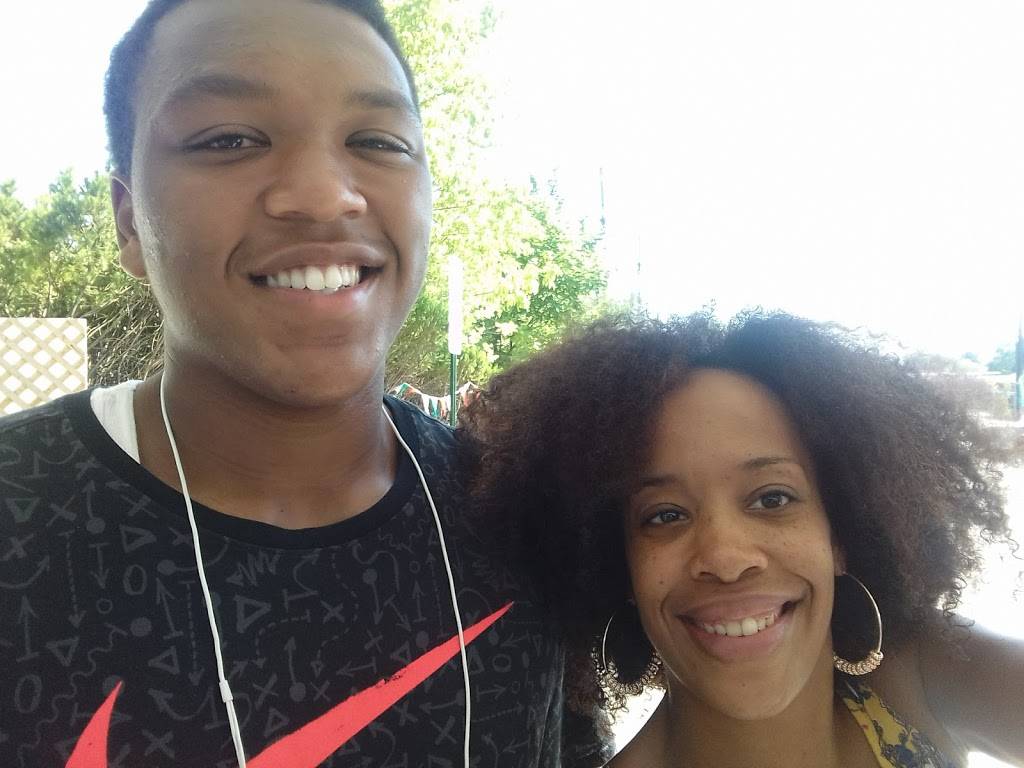 Ritas Italian Ice & Frozen Custard | restaurant | 7211 Muncaster Mill Rd, Derwood, MD 20855, USA | 2406904998 OR +1 240-690-4998