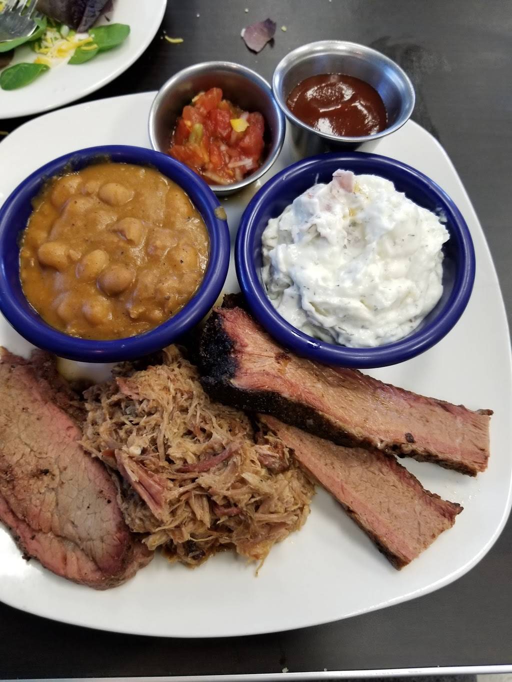 Smittys Smokin BBQ & Brisket | restaurant | 2811 N Chester Ave, Bakersfield, CA 93308, USA | 6619038757 OR +1 661-903-8757