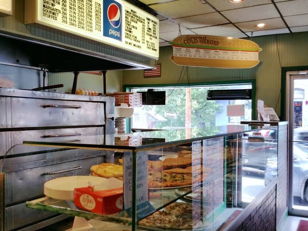 Gourmet Pizza | restaurant | 68 Main St, New Paltz, NY 12561, USA | 8452552666 OR +1 845-255-2666