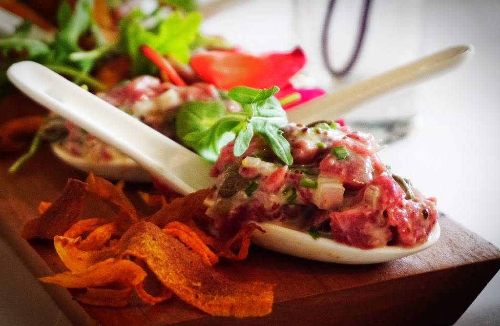 LAccalmie | restaurant | 25 Chemin des Îles-Yale, Saint-Eustache, QC J7P 5M6, Canada | 4504720263 OR +1 450-472-0263