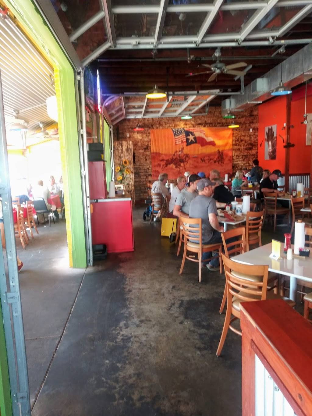 Best Burger Barn | restaurant | 407 US-82, Gainesville, TX 76240, USA | 9406654408 OR +1 940-665-4408