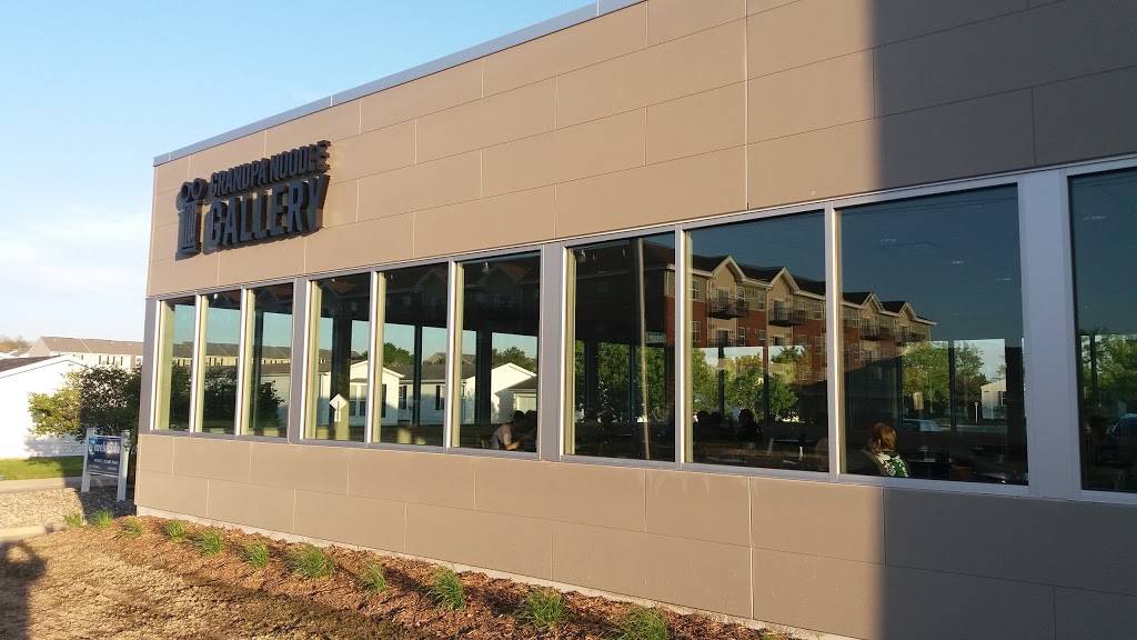 Grandpa Noodle Gallery | restaurant | 926 S 16th St, Ames, IA 50010, USA | 5154505398 OR +1 515-450-5398