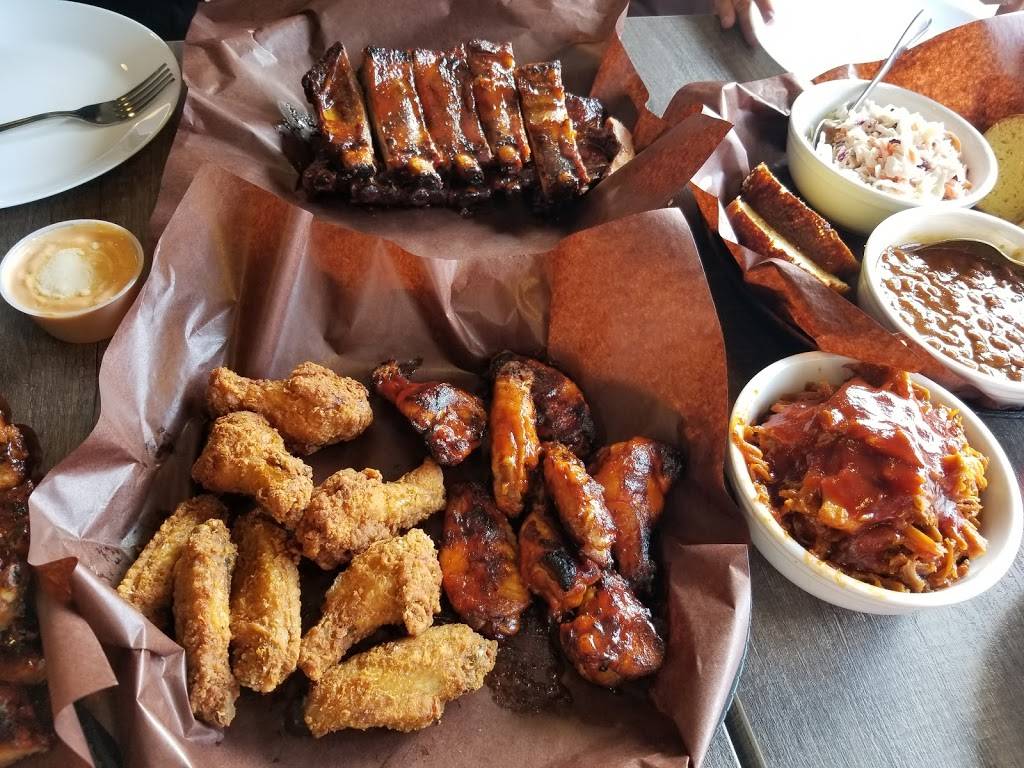 Memphis BBQ & Wicked Wings | restaurant | 327 Bronte St S, Milton, ON L9T 4A4, Canada | 9058647979 OR +1 905-864-7979