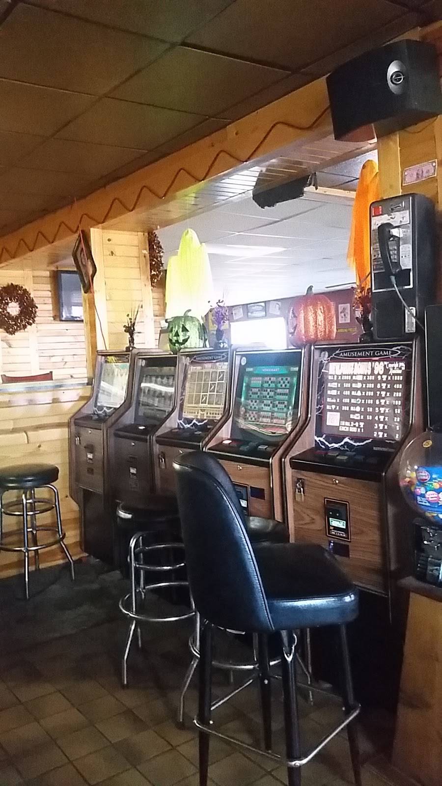 Bottoms Up Sports Bar & Grill | restaurant | 5165 N North Main St, Winter, WI 54896, USA | 7152662029 OR +1 715-266-2029