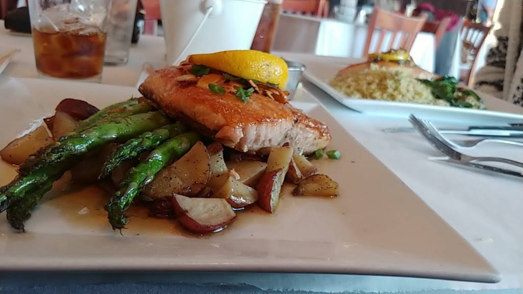 Sun Ray Grill | restaurant | 2600 Belle Chasse Hwy, Gretna, LA 70056, USA | 5043910053 OR +1 504-391-0053