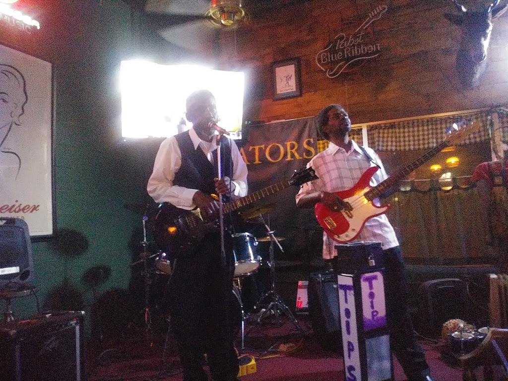 Spectators Grill & Pub | restaurant | 1012 W 34th St, North Little Rock, AR 72118, USA | 5017910990 OR +1 501-791-0990