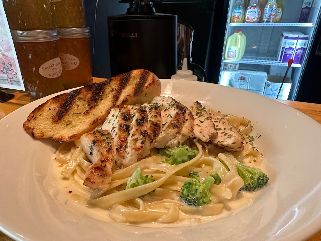 Evenin Bite | restaurant | 203 NW 6th St, Carrabelle, FL 32322, USA | 8506463044 OR +1 850-646-3044