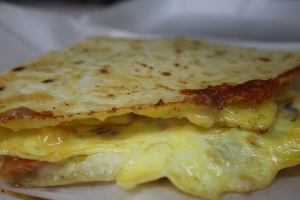 Max Deli & Grill | restaurant | 14-02 Clintonville St, Whitestone, NY 11357, USA | 3477320677 OR +1 347-732-0677