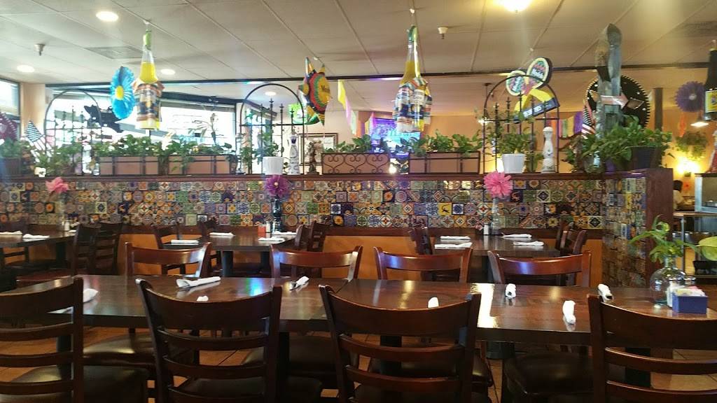 Margaritas Bar & Grill | restaurant | 411 Vineyard Blvd, Morgan Hill, CA 95037, USA | 4087795300 OR +1 408-779-5300