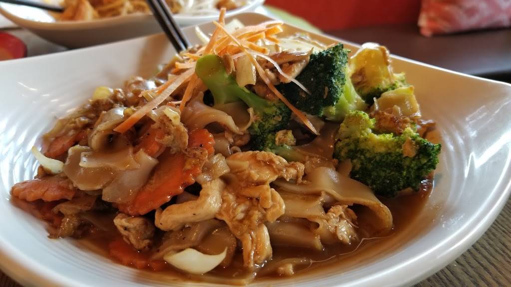 Lemongrass Thai Noodle | restaurant | 208 Petaluma Blvd N, Petaluma, CA 94952, USA | 7077625966 OR +1 707-762-5966