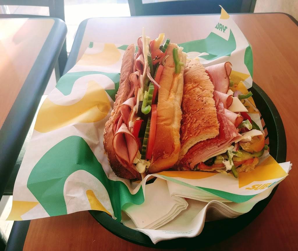 Subway | restaurant | 14034 Boulevard Henri-Bourassa, Québec, QC G1G 3Y8, Canada | 4186264440 OR +1 418-626-4440