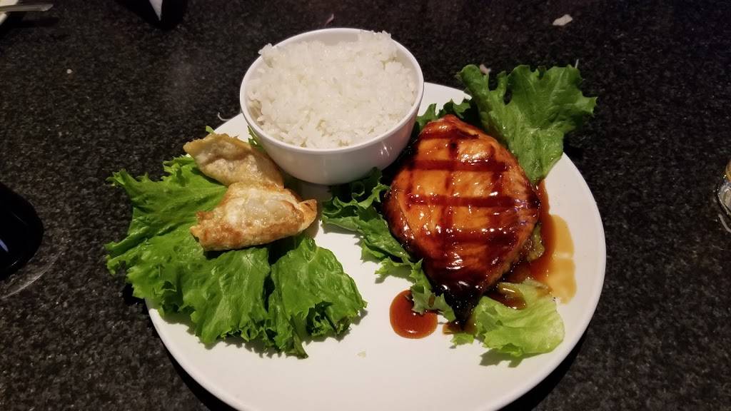 Fuji Sushi & Rolls | restaurant | 208 Palm Ave, Burbank, CA 91502, USA | 8188480688 OR +1 818-848-0688