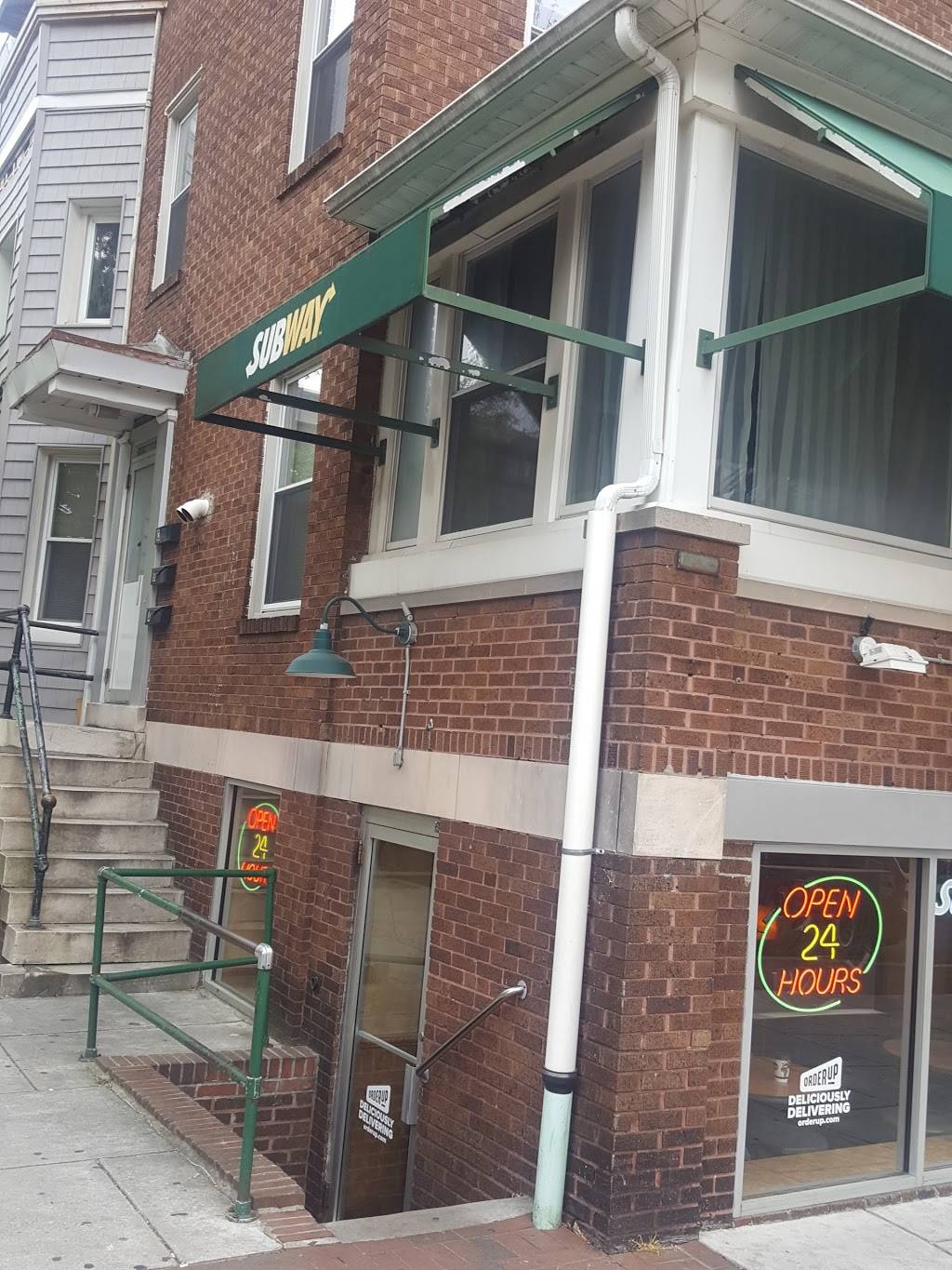 Subway | restaurant | 3233 St Paul St, Baltimore, MD 21218, USA | 4102350050 OR +1 410-235-0050