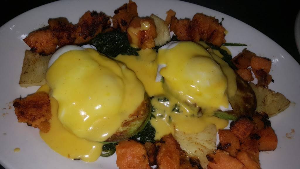 Eggie’s | restaurant | 6 Main St, Atkinson, NH 03811, USA | 6034891858 OR +1 603-489-1858