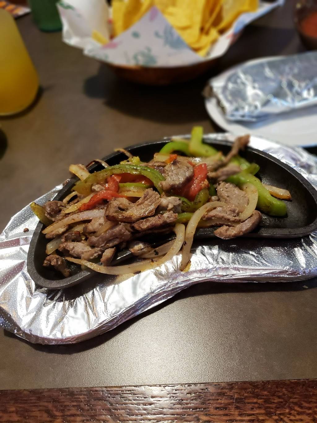 Dos coronas | restaurant | 419 W Aurora Rd J, Northfield, OH 44067, USA | 3309080044 OR +1 330-908-0044